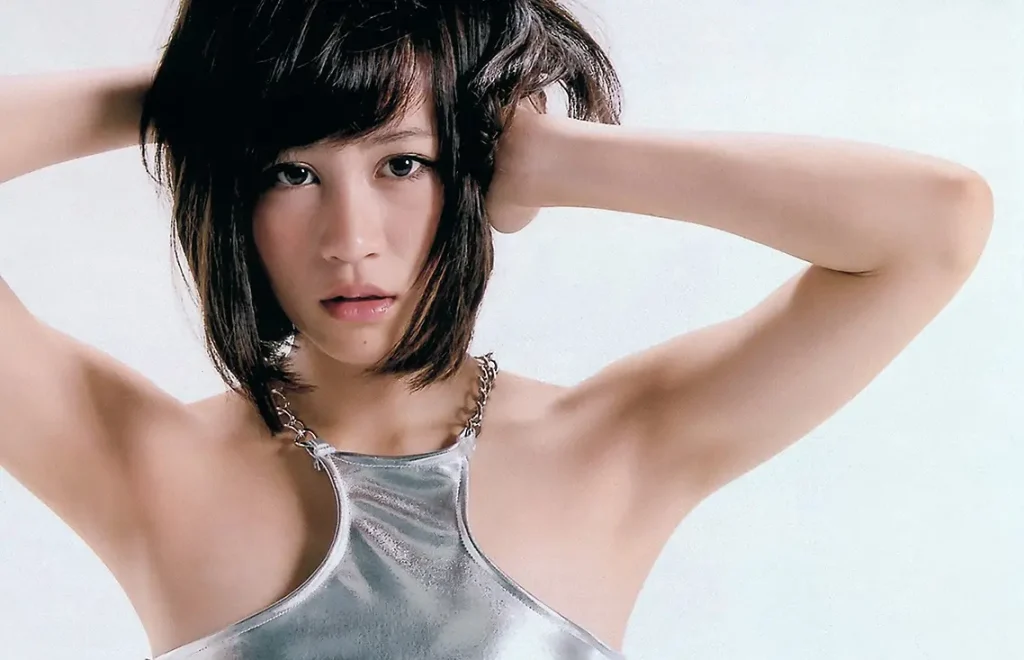 前田敦子のワキ画像グラビア