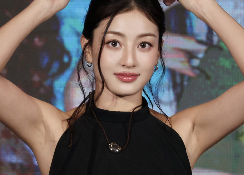 TWICEジヒョの高画質なワキ画像