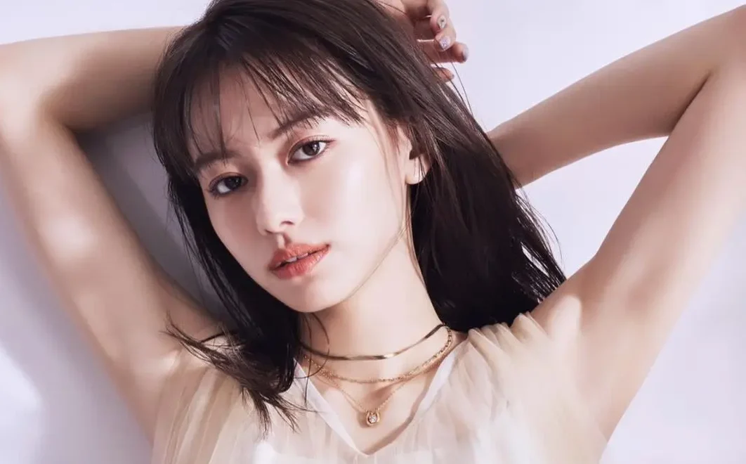 山本舞香　ワキ、脇、腋