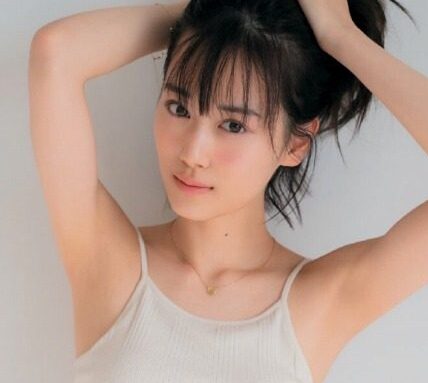山下美月　ワキ画像
